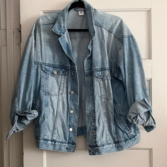 H&M Light Wash Oversized Denim Jacket - Picture 4 of 6
